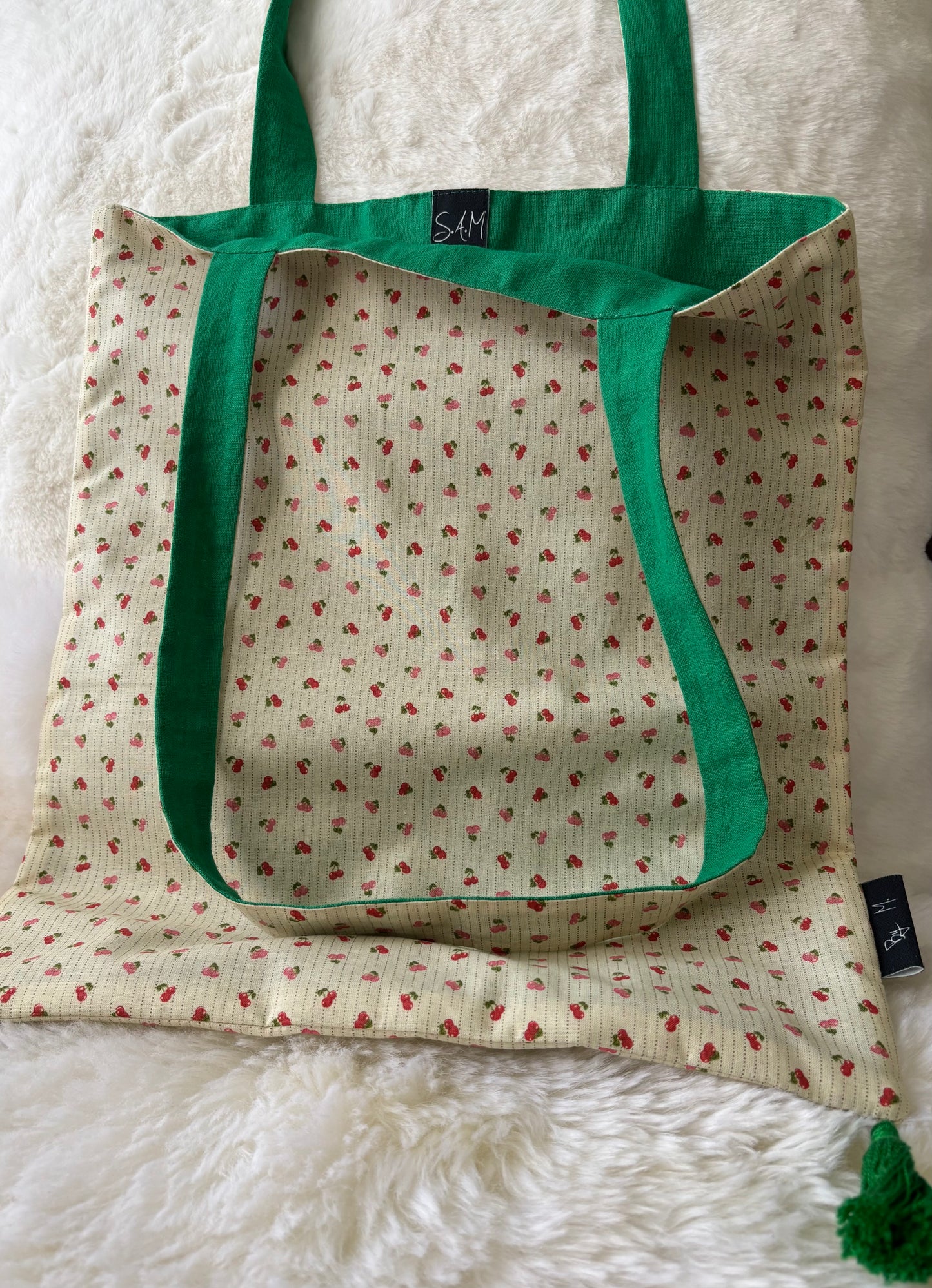 Tote bag moyen modèle (modèle cerise)